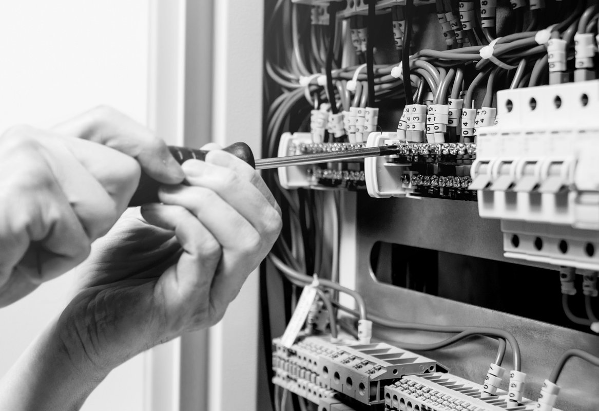 Foto servizio Impiantistica e quadristica